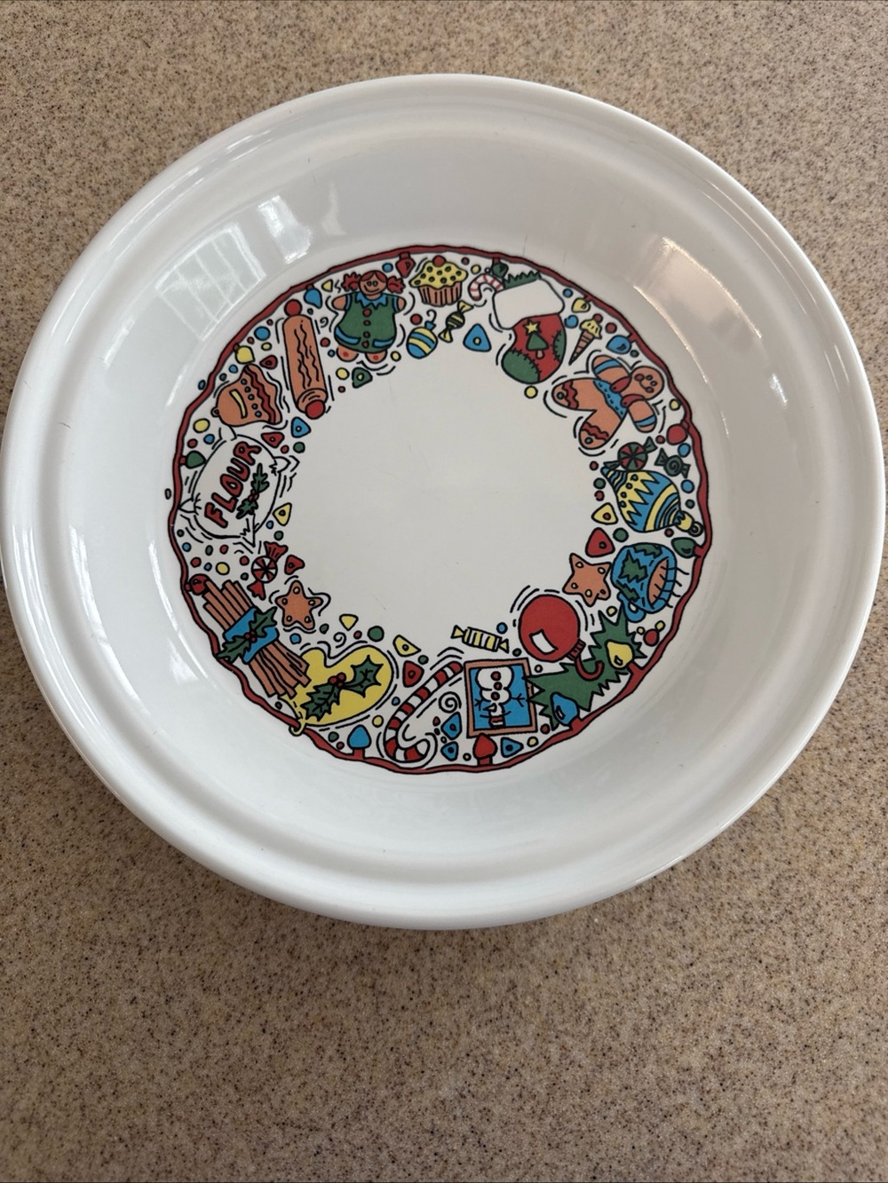 Fiesta Gingerbread Holiday Betty Crocker Deep Dish Pie Baker